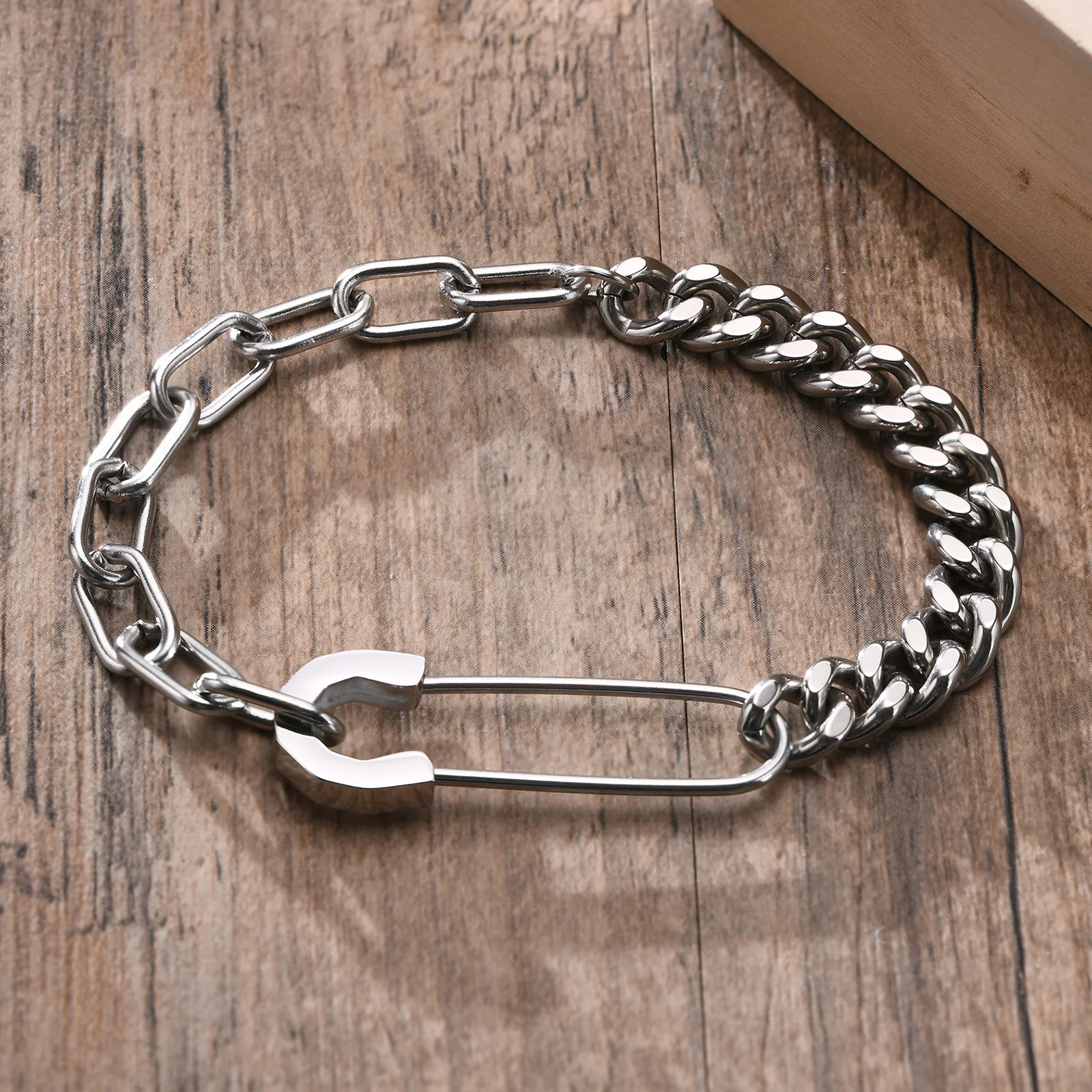 ☆ARMO☆ SILVER SAFETY PIN CUFF ブレスレット Amazon.com: Izpack Safety Pin Cuff Bracelet for Women