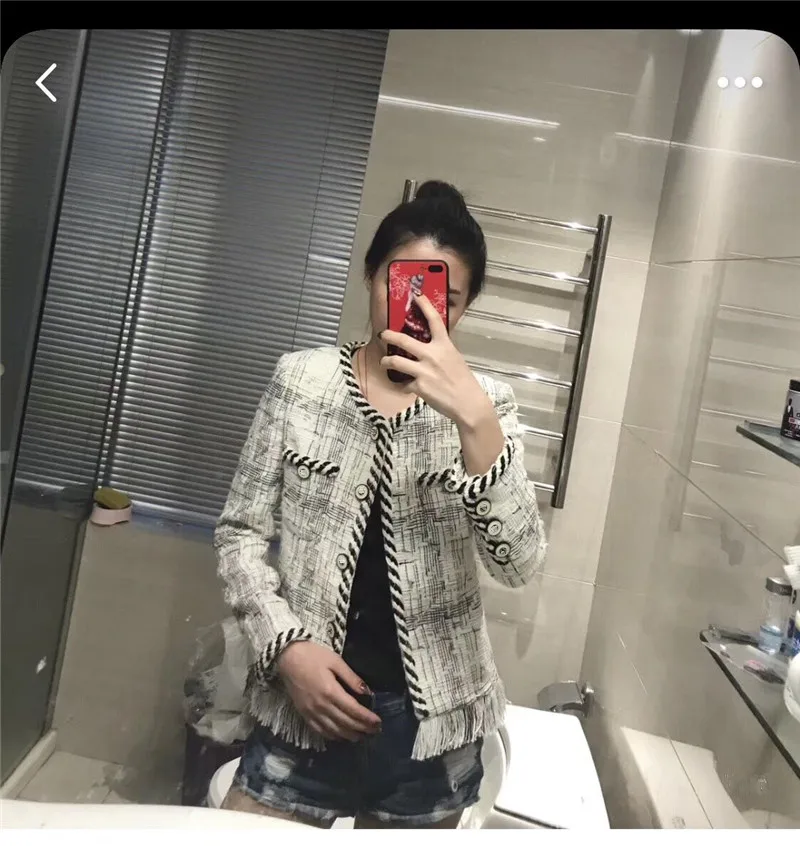 Autumn Winter fashion Black White Plaid Tweed Jacket Coat Ladies Vintage Small Fragrant Long Sleeve Tassels Jacket Coat