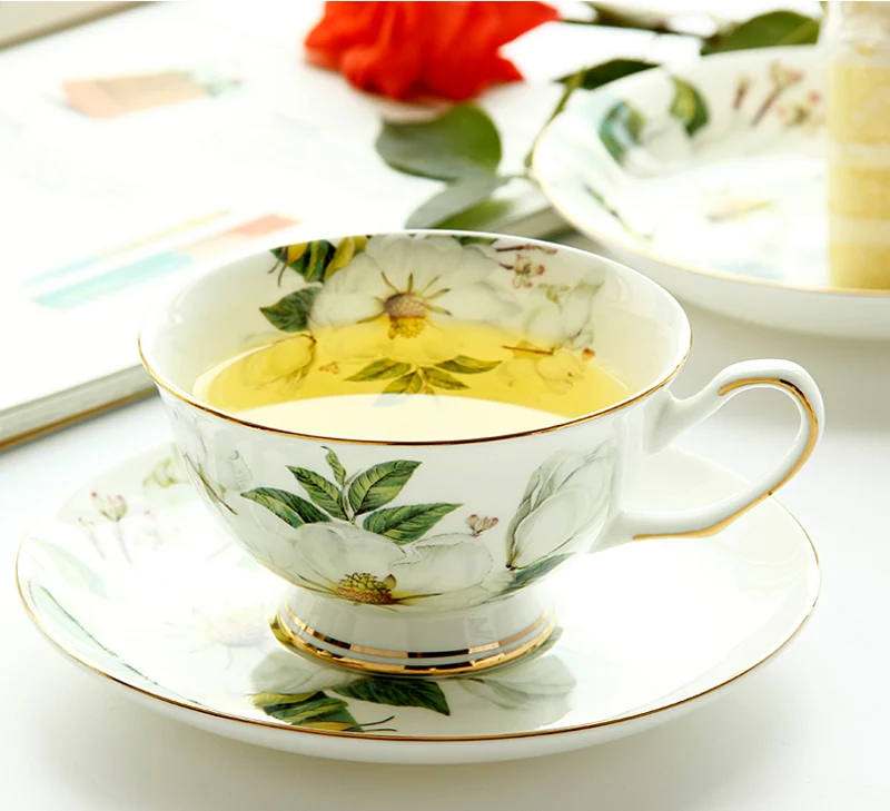 220ML Fine Bone China Tea Cup Set with Saucer Camellia Design Tasse a Cafe Ceramic Cup Espresso Coffee Cups Cup and Saucer ceramic coffee cup set