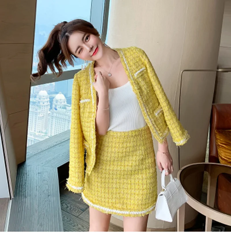 How to Style Yellow Tweed Mini Skirt Suit  Mini skirts, Autumn fashion,  Tweed mini skirt