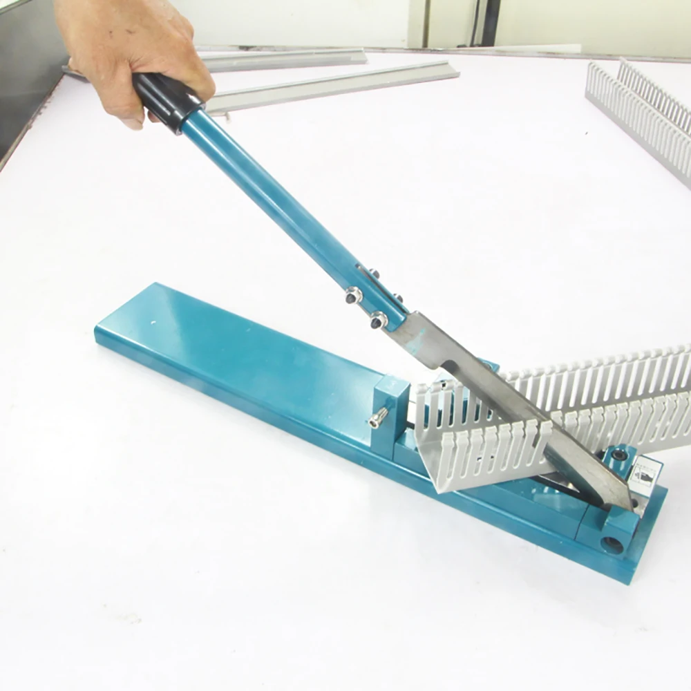 

Wire Duct Cutter Plastic Slotted Wiring Duct and Covers Cutting Machine Cabe Trunking Bench Multi-Angle Cutting Tool