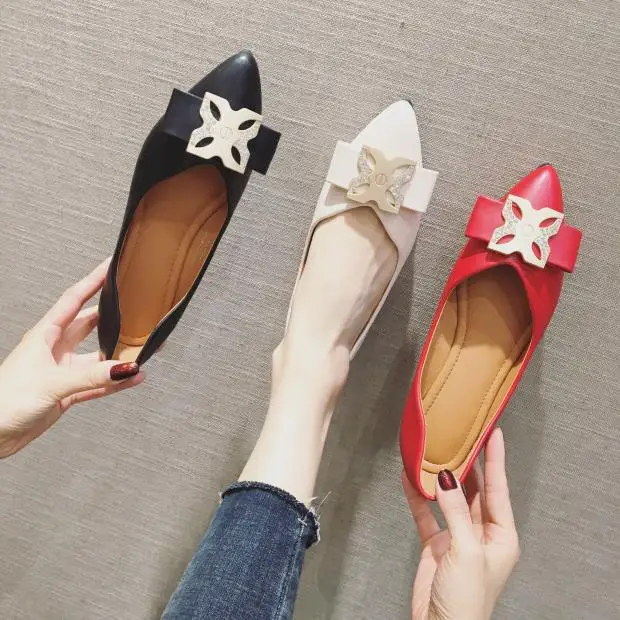 

Pointed European and American Fan fashion single shoes red women's shoes flat thin and shallow mouth low-top shoes large size