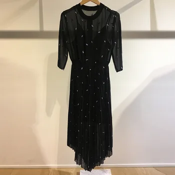 

Women Dress 2019 Autumn / Winter New Flower Embroidery Round Neck Irregular Two-piece Women's Dress