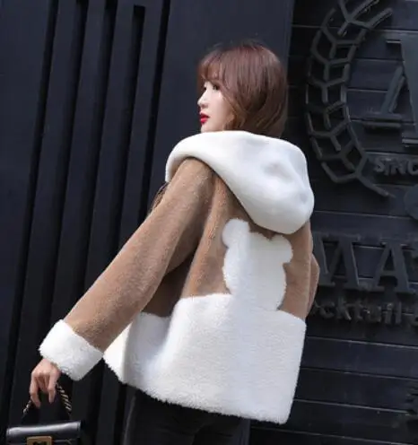 Благородный натуральный мех овчины пальто для женщин зимний модный шерстяной пальто женская теплая верхняя одежда Лоскутная овечья стрижка куртка с капюшоном - Цвет: Brown