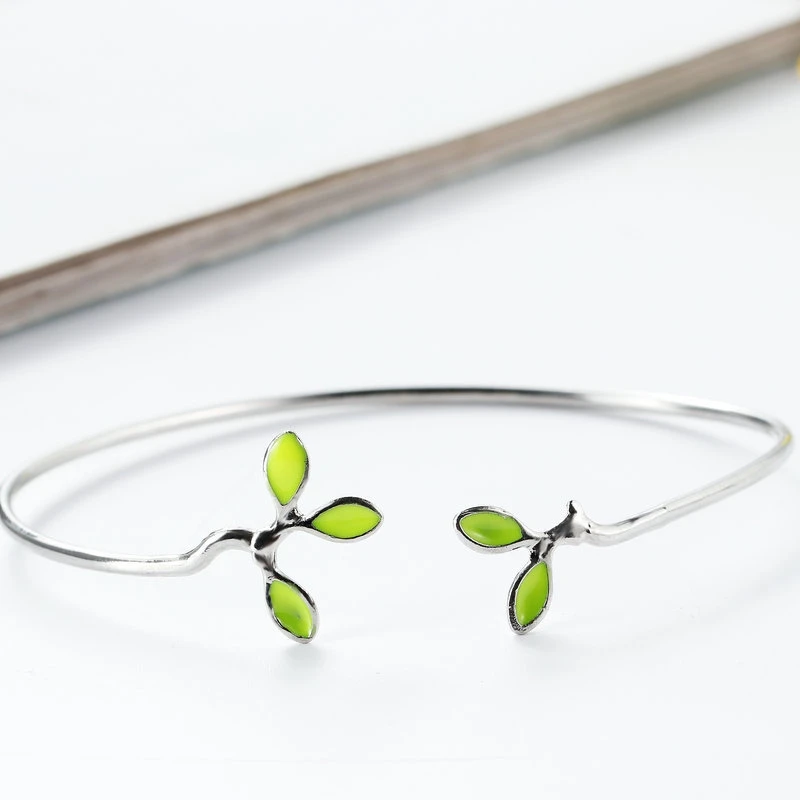 

Women Leaf Shape Bracelet