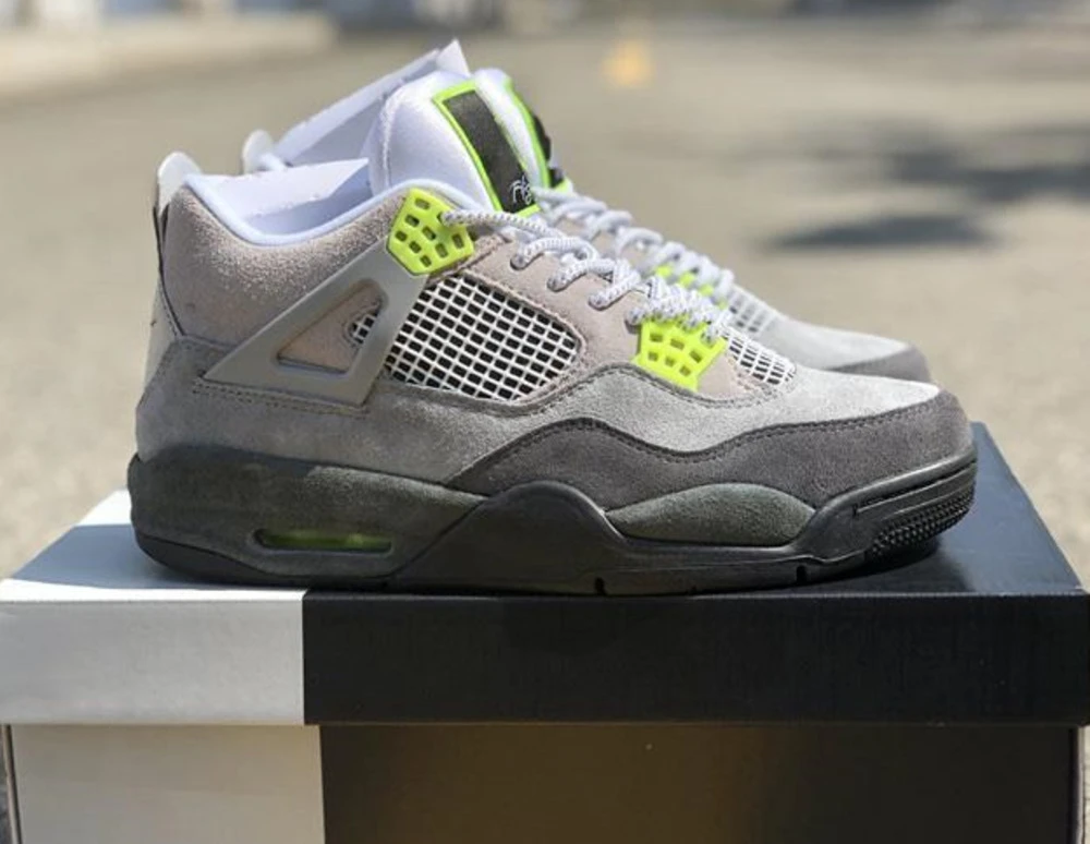 grey volt 4s