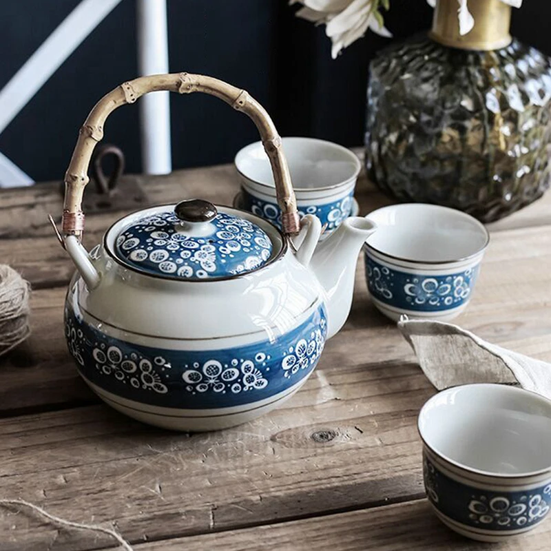 

Set of Ceramic Tea Ware Chinese Kungfu Tea Set Teapot Tea Kettle with 4 Tea Cups