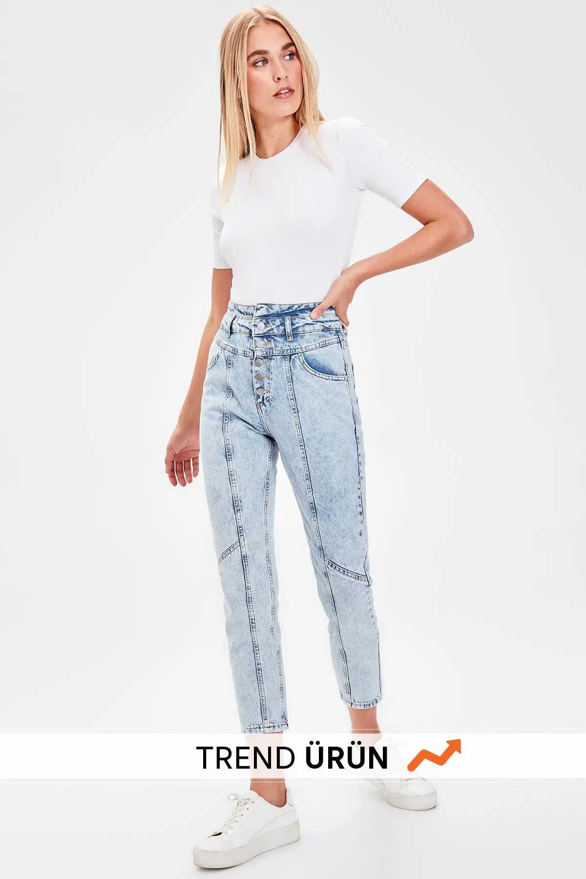 

Trendyol Mavi Front Button Super High Waist Mom Jeans TWOAW20JE0028