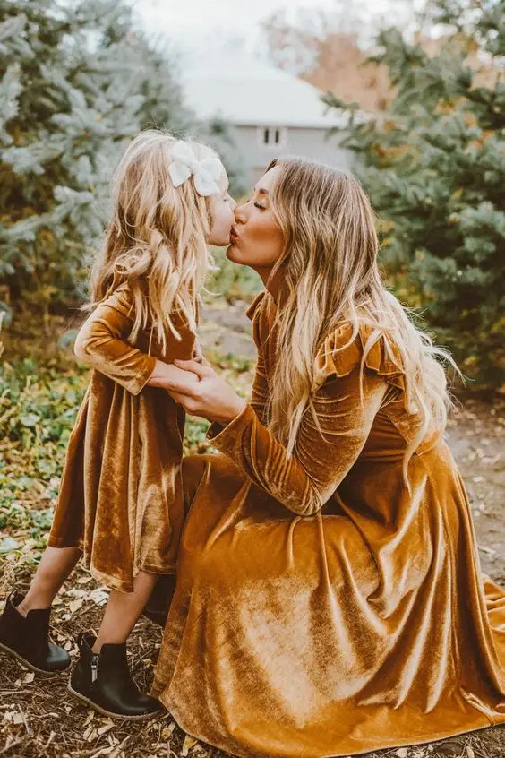 Осеннее плотное платье для мамы и дочки платья с длинными рукавами для мамы и меня одинаковые комплекты для семьи платье для мамы и ребенка