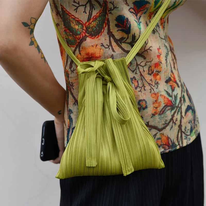 

2019 New All-Match Thai Solid Original Designer Brand Hand Folded Handbag Single Shoulder Bucket Totes women Shopping Bags