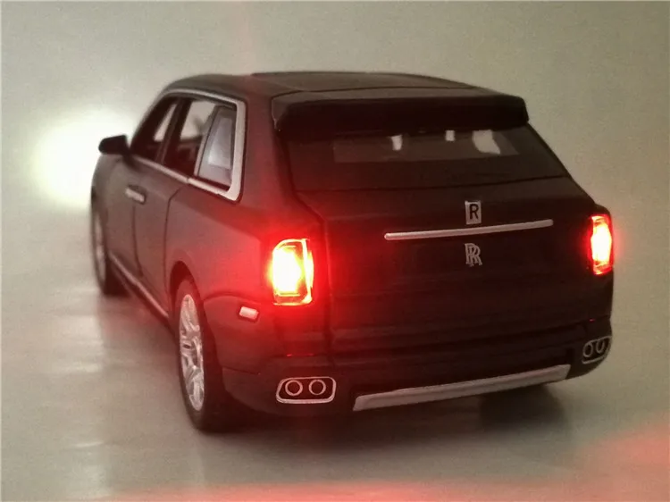 В штучной упаковке Rouse Lace Cullinan модель автомобиля внедорожный автомобиль звук и свет воин 7 Открытый внедорожник модель игрушечной машины автомобиль