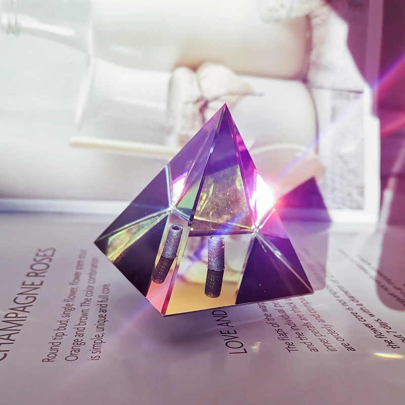 Pyramide en cristal de verre optique prisme arc-en-ciel, Dakota