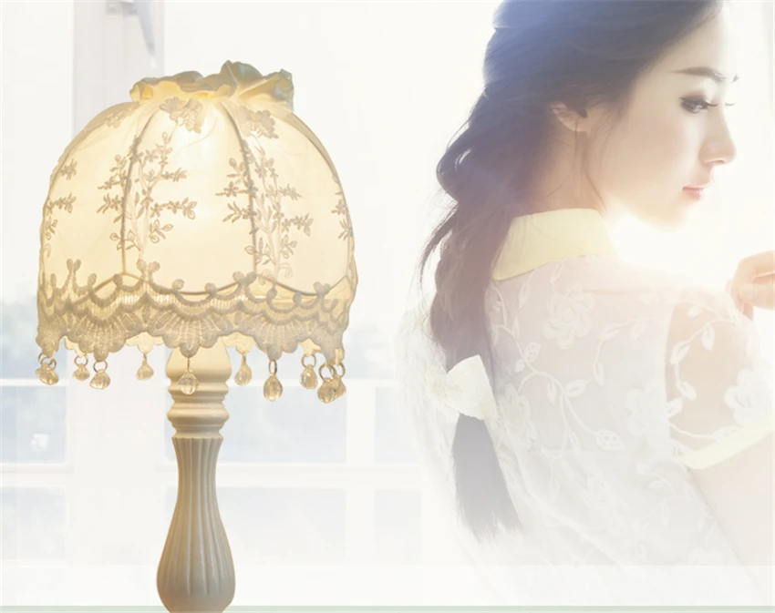 European Warm Korean Table Lamps Bedroom Bedside Cloth Table Lights Princess Room Girl Lace Desk Lights Home Deco Fixtures