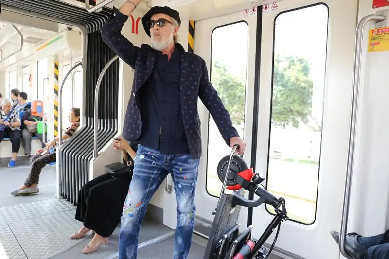 Electric Kick Scooter Adult Three Wheel Electric Scooters Tricycle 36V 300W Portable Folding Electric Elderly Scooter (11)