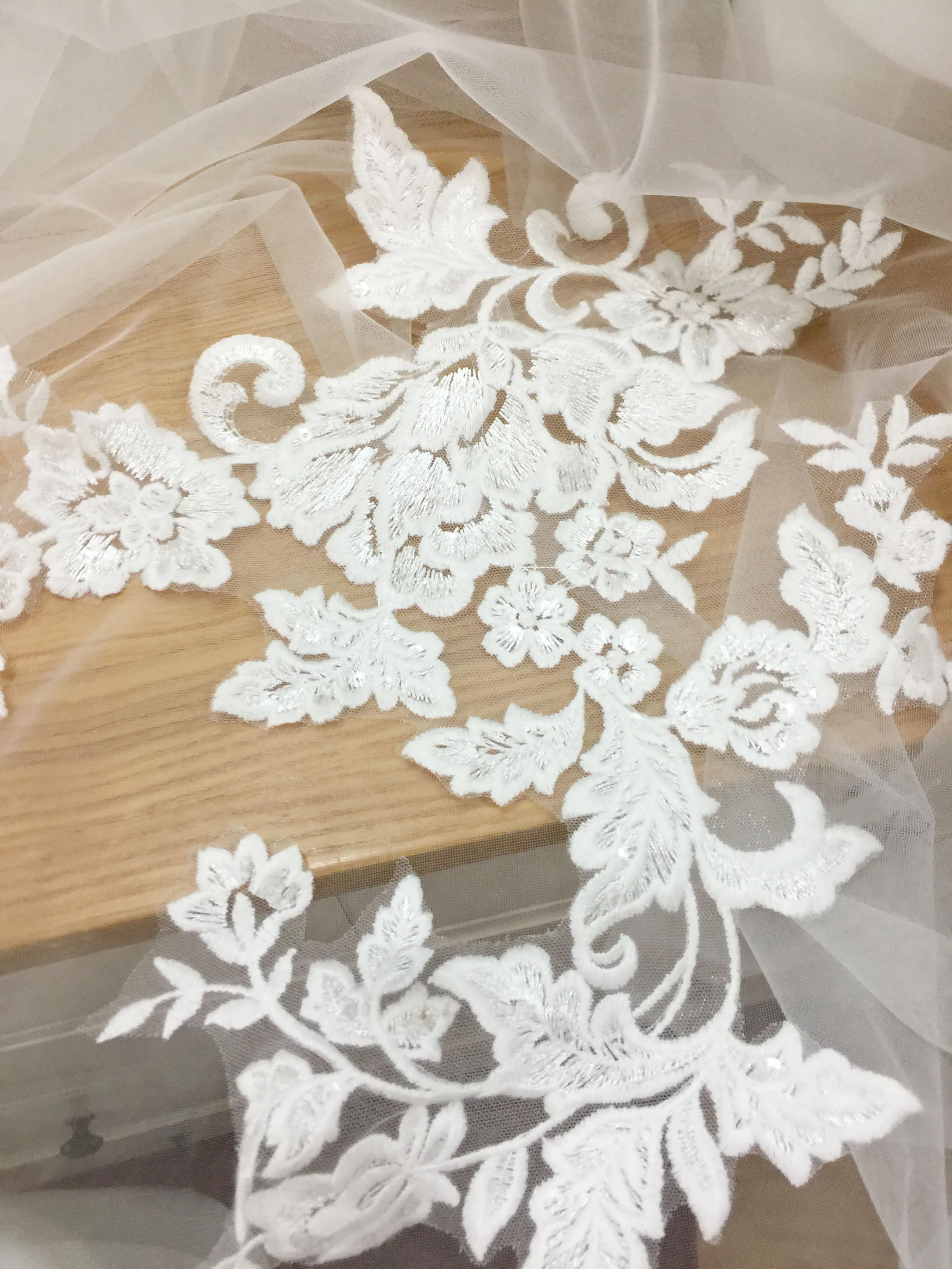 lace applique wing motif appliues wedding dresses flowers | Свадьбы и торжества