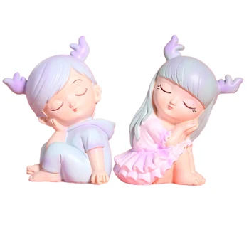 

2Pcs Cake Decor Durable Adorable Creative Resin Craftwork Birthday Gift Cake Ornamnet Resin Cake Decor For Office Home