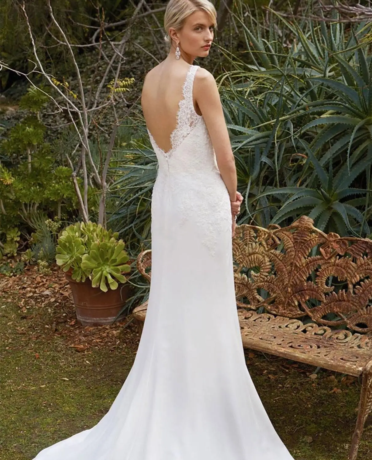 

2020 A-Line Wedding Dress V-Neck Sleeveless White Backless Spaghetti Strap abiti da sposa a sirena vestidos de novia talles gran