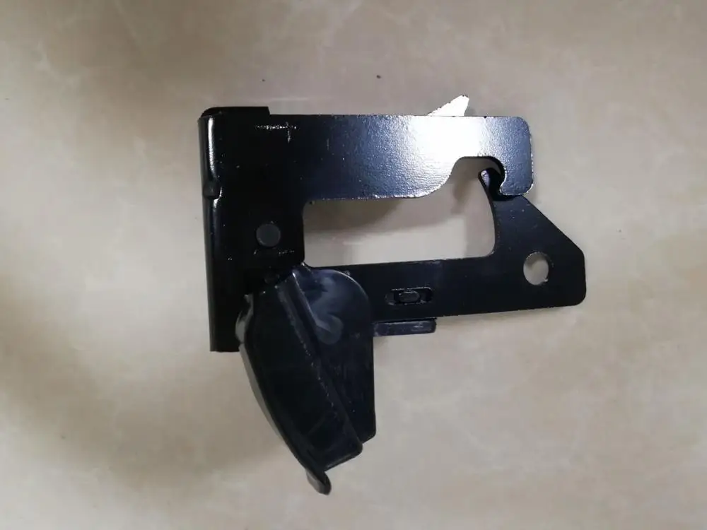 

For Benz C-class W204 Iron Cover lock hook 2048800064