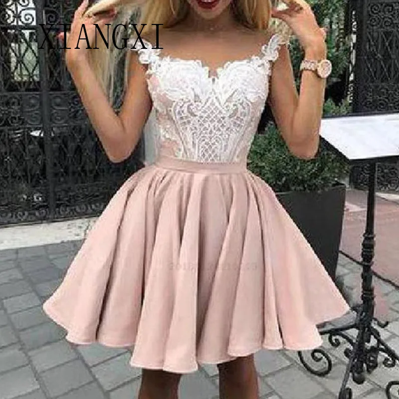 

Champagne Homecoming Dresses Jewel Neck Sleeveless Short Party Dress Satin A-Line Homecoming Dress Lace Appliques Vestidos