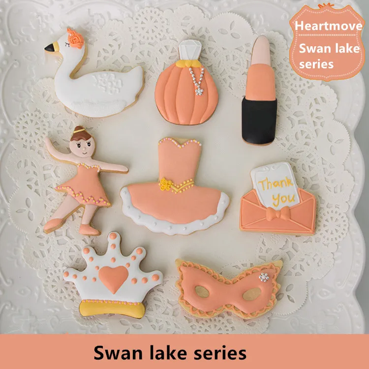 New DIY Swan Lake Set Stainless Steel Cookie Mold Plastic Printing Biscuit Cutter Fondant Paste Decoration Tool 8131