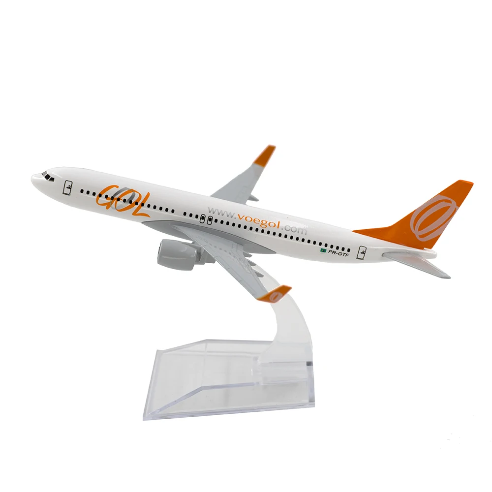 1/400 Scale Alloy Aircraft Boeing 737 GOL Airlines 16cm Alloy Plane B737 Model Toys Children Kids Gift for Collection Decoration
