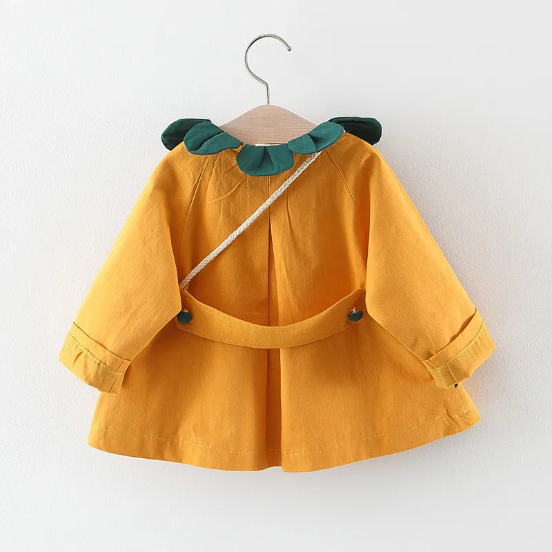 Милая куртка для девочек на весну и осень пальто с лепестками для маленьких детей Детская ветровка с карманами и цветочным принтом