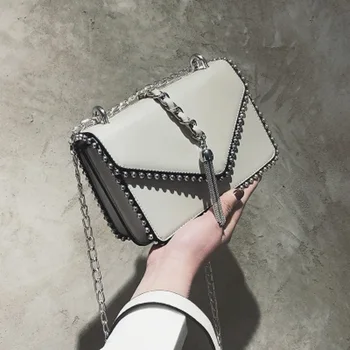 

Chain bag 2019 new fashion single shoulder rivet bag autumn and winter personality diagonal small square bag