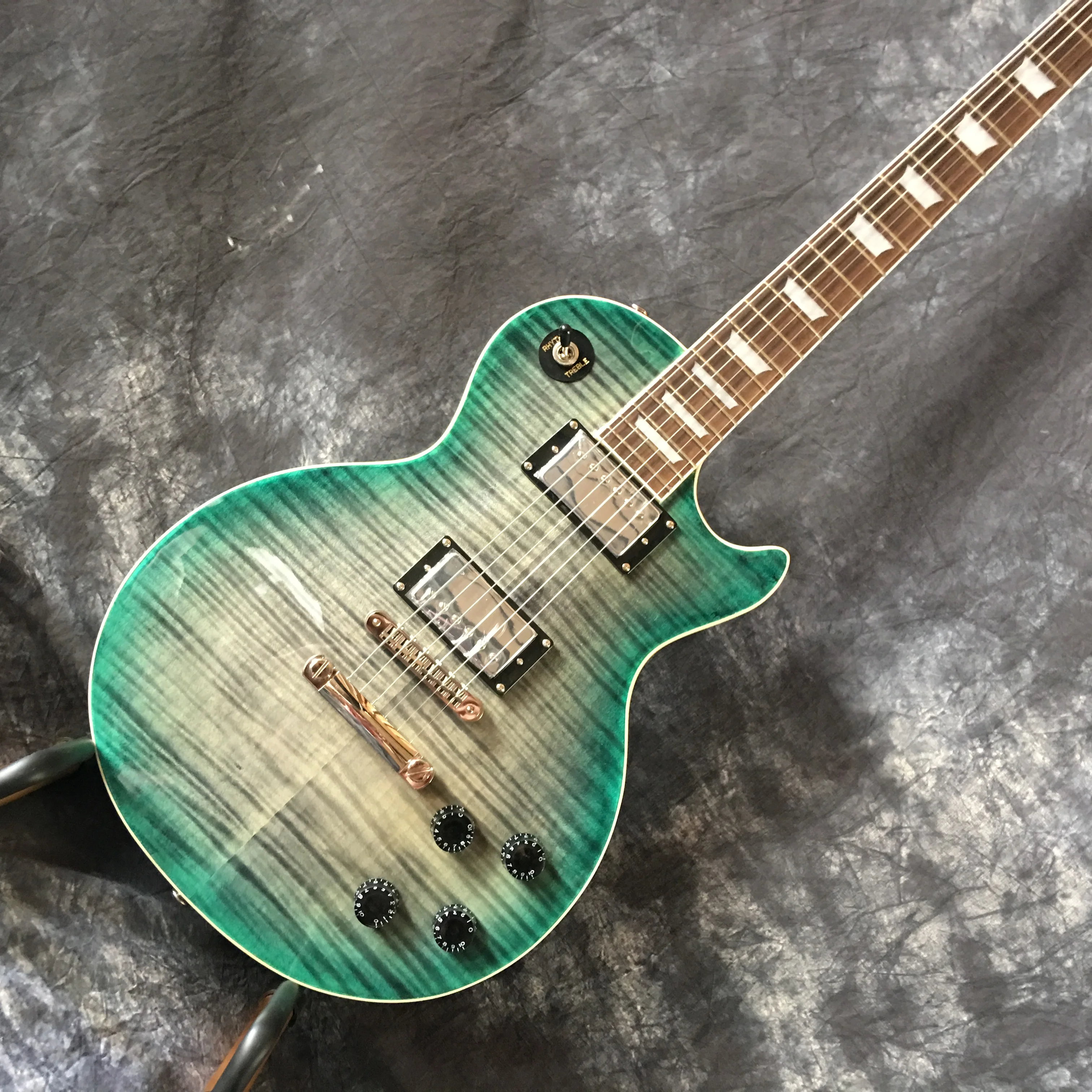 Высокое качество электрогитара. Цвет узора тигра может быть изменен небольшой