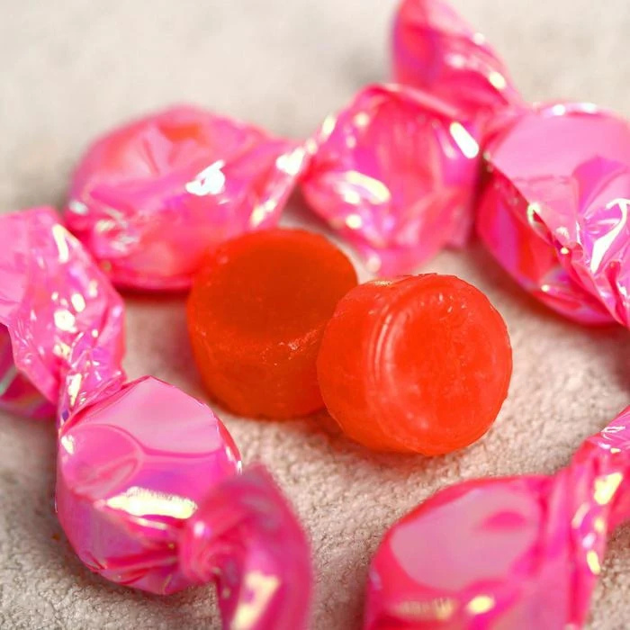 Изомальт леденцы погремушка. Леденцы ручной работы. Леденцы будете. Леденцы с блестками. Яркие леденцы.