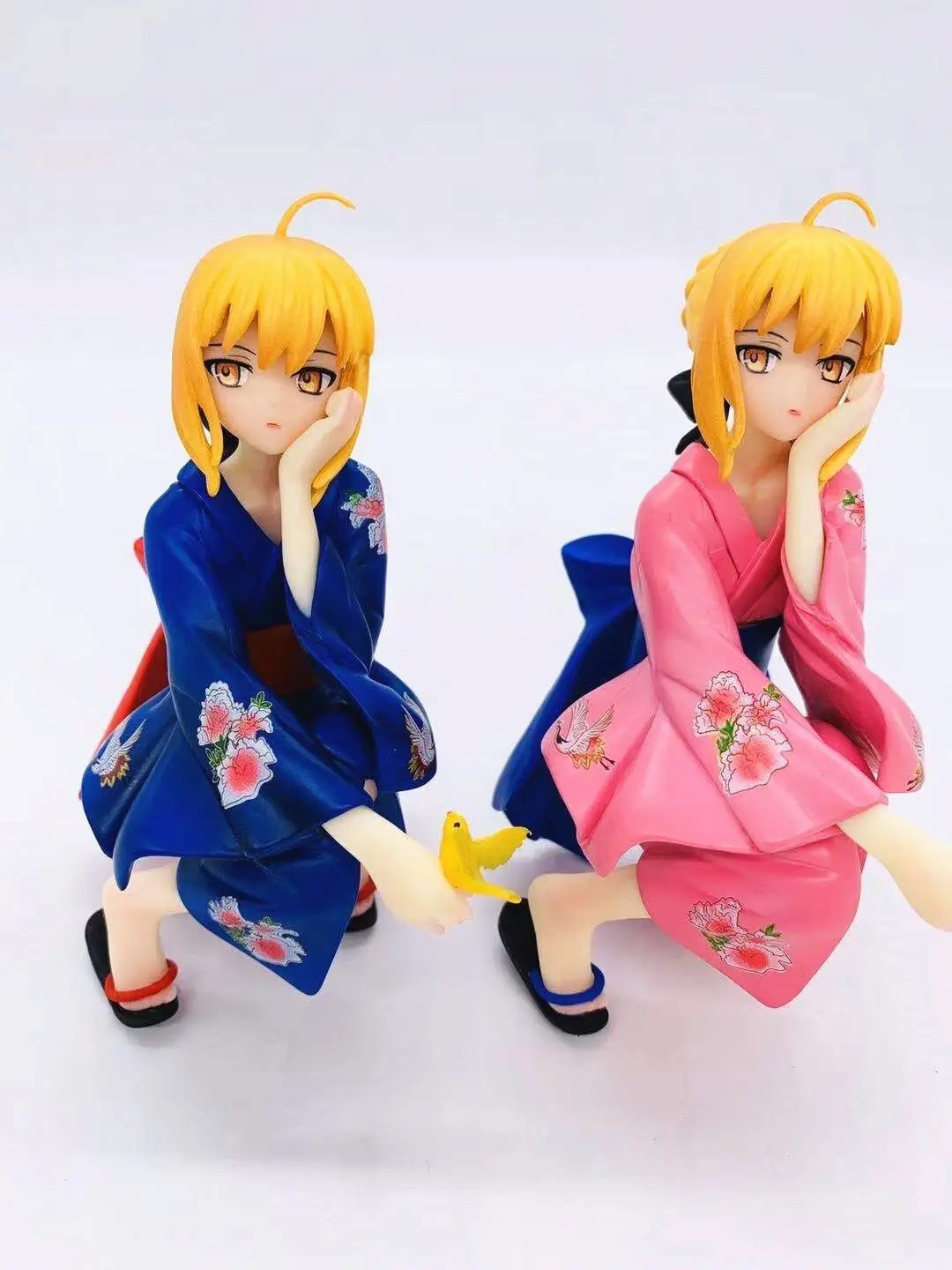 

Anime Fate SABER Ceiba Bathrobe Kimono Pink And Blue Squatting Ver. Boxed Garage Kit