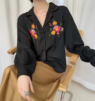 

2020 Spring Embroidery White Shirts Women Full Sleeve Notched Collar Blouse Women Tops Female Blusas Mujer De Moda St433