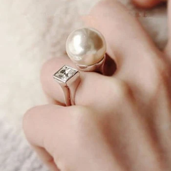 

UILZ New Design Pearl Rings Round White Shell Pearl Beads Big Opening CZ Rings for Women Party Luxury Gift CRL2068