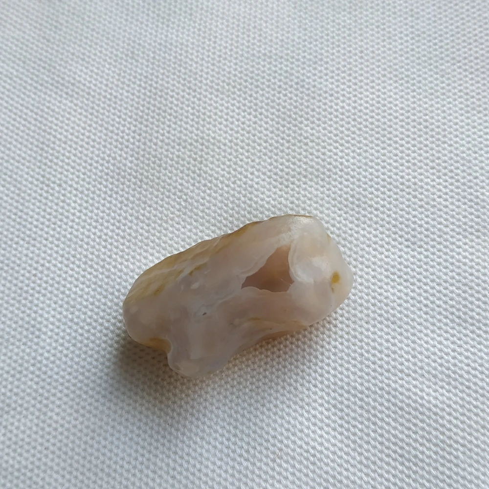 Natural beautiful stone Ornamental raw stone raw agate Silk Road Collectibles unique collection Natural beautiful stone Ornamental raw stone raw agate Silk Road Collectibles unique collection