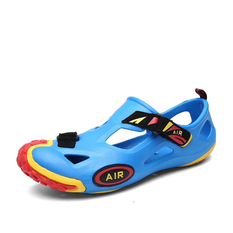2020 Summer Hollow Out Plastic Men Shoes Sandals Wading Water Slip-on Male Shoes Beach Fishing Sandalias Footwear Soft
