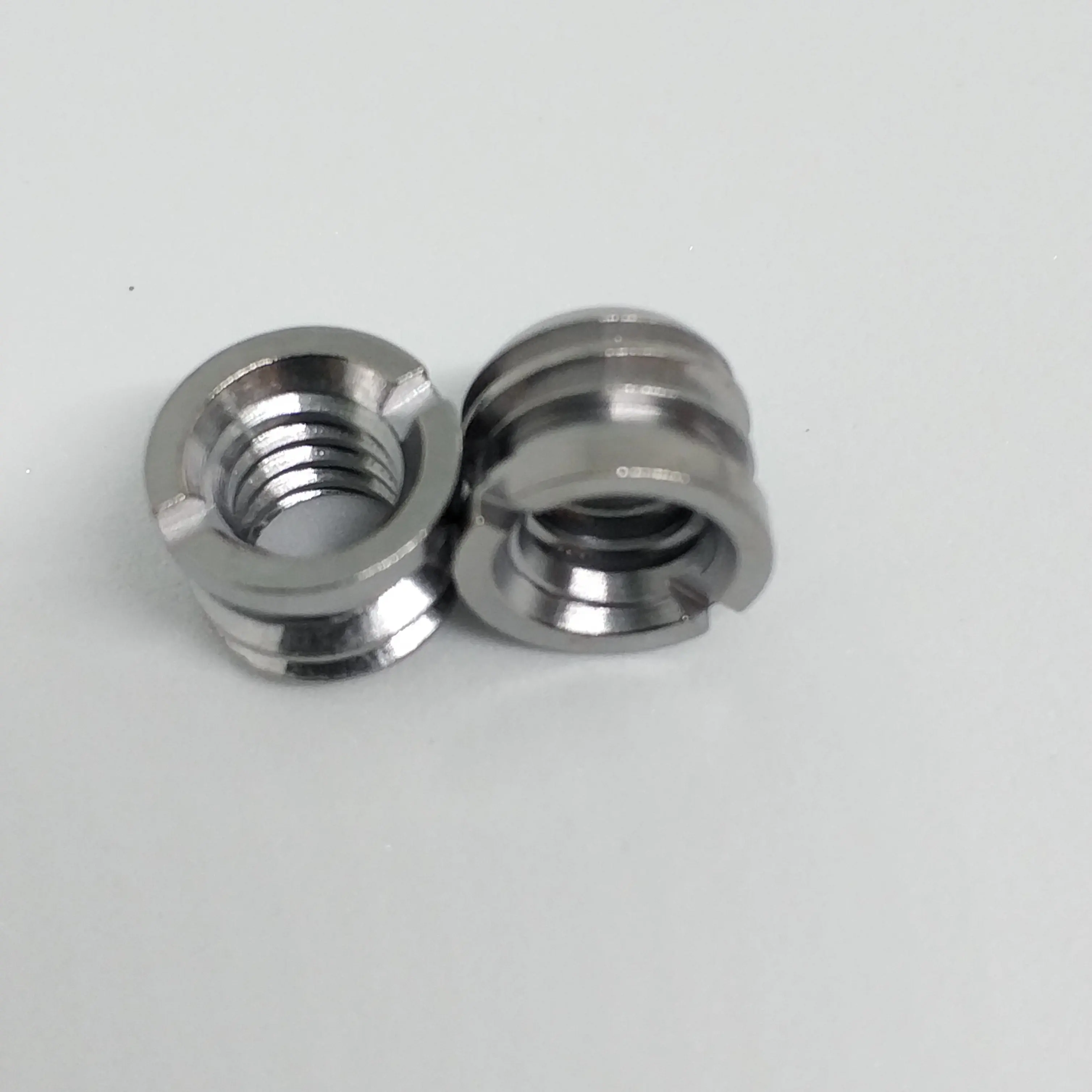 

2pcs 1/4" to 3/8" Thread Convert Screw Converting Screw for Camera Flash Light Stand Tripod Light Stand Male to Female