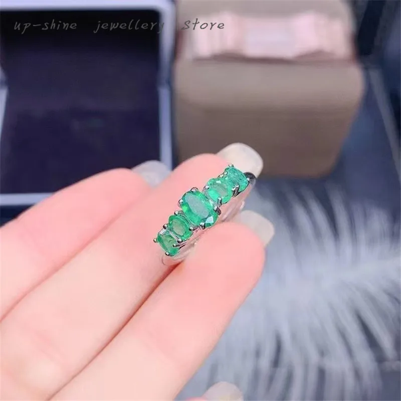 

New women's 925 silver inlaid natural emerald ring, women's jewelry, exquisitely crafted, simple and fashionable