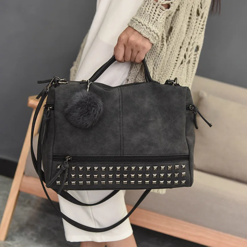 

2019 high quality fashion women bag new hot black women bag pu rivet Big Pack famous shoulder bag designer PB124