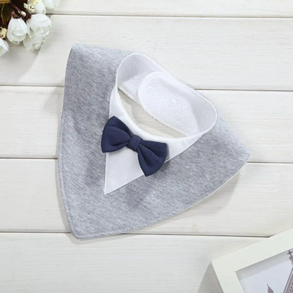 Серый Слюнявчики с милым рисунком для малышей; водонепроницаемые Слюнявчики; хлопковые Слюнявчики для малышей; треугольный нагрудник для малышей; галстук-бабочка для маленьких джентльменов - Цвет: Серый