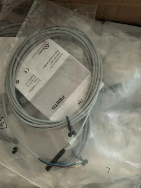 

1PC New Festo SMT-8M-PS-24V-K-2,5-OE 543867 Sensor