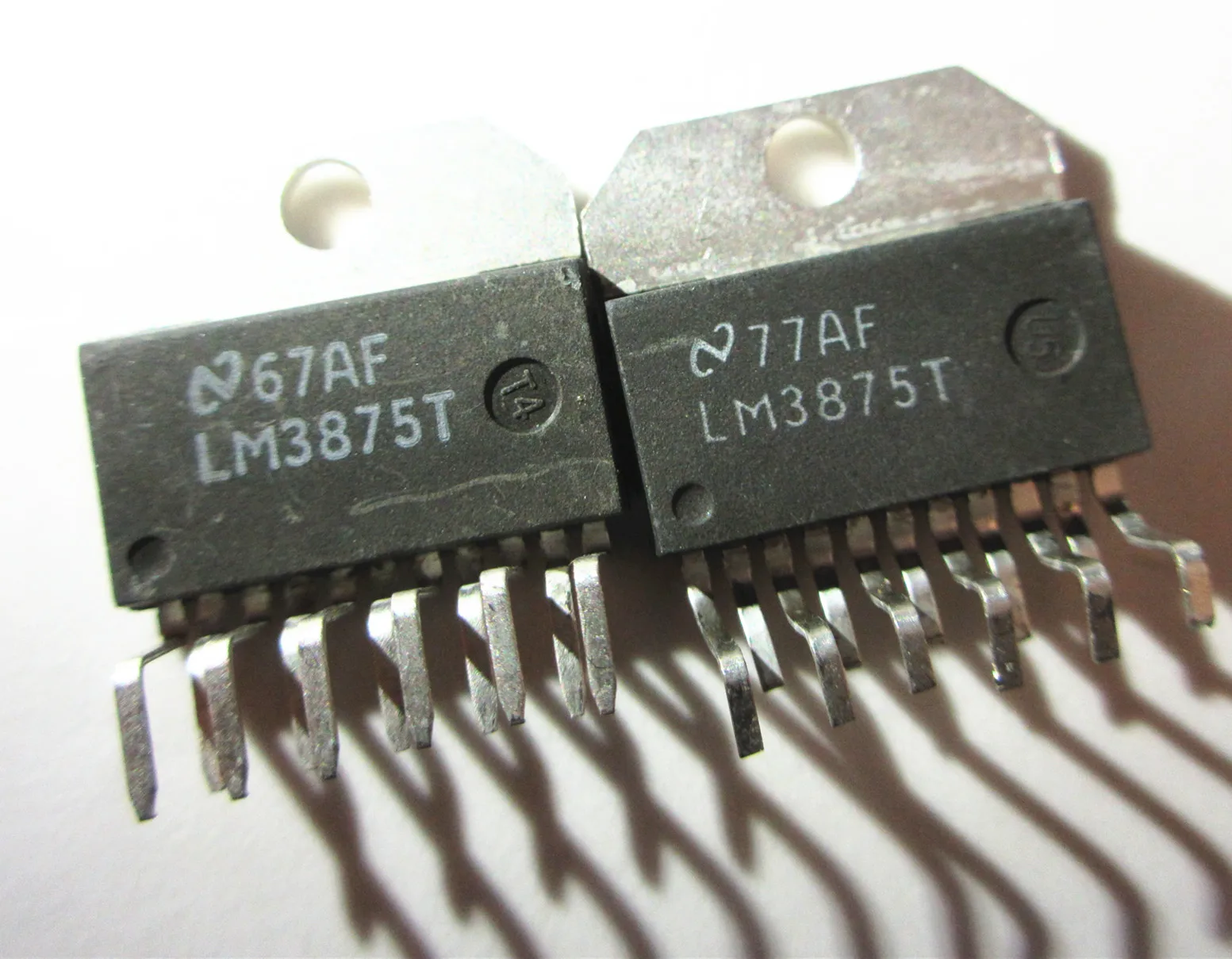 

10PCS new LM3875T