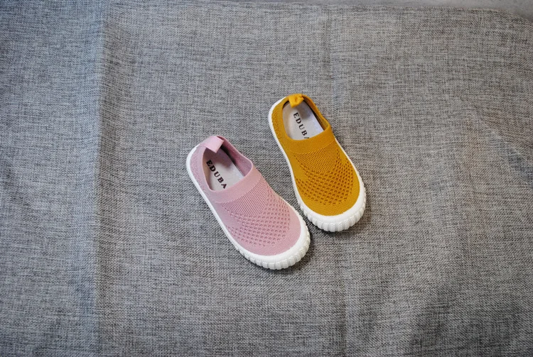 Новая весенняя детская обувь для девочек; Zapatillas; детская обувь из летящей ткани; повседневная обувь на плоской подошве без застежки на мягкой подошве для мальчиков и девочек; 23-32