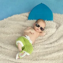 

2pcs/set Soft Cute Newborn Photography Prop Crochet Knit Handmade Beach Swimsuit Set Beach Shorts and Shoes Clothes Set