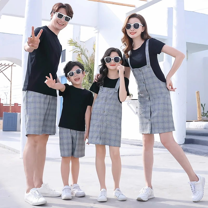 

Fashion Couples Clothes Mommy and Me Family Look Outfits Dad Son Summer T-shirt+Short Set Brother Sister Matching Outfit Clothes