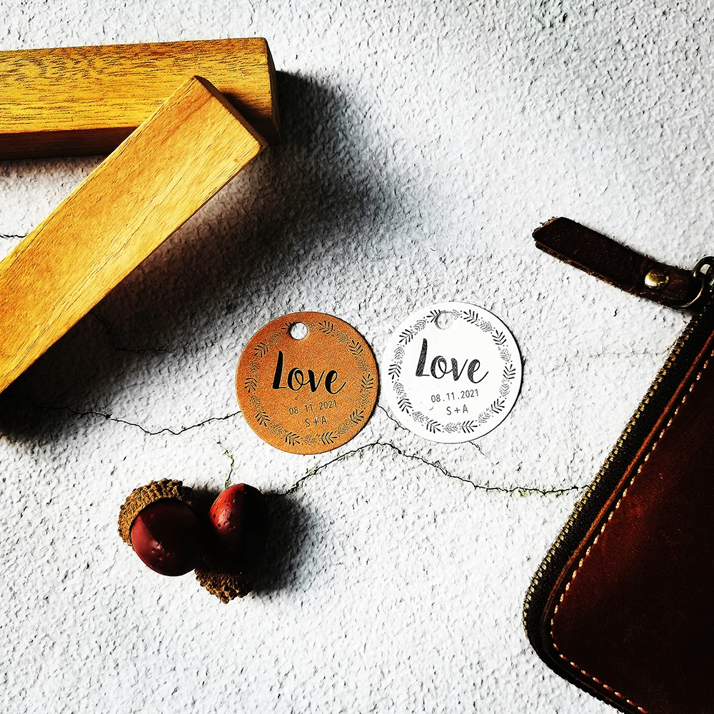 

Y31-100 pcs 35mm diameter favor labels custom brand Heart pattern Box Gift Key Candy Wedding Flowers Customized With Own Logo