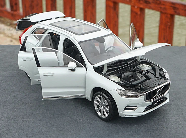Оригинальная Заводская 1:18, новинка, спортивная версия XC60, Хрустальный белый сплав, металл, классические модели игрушек для подарка, коллекция