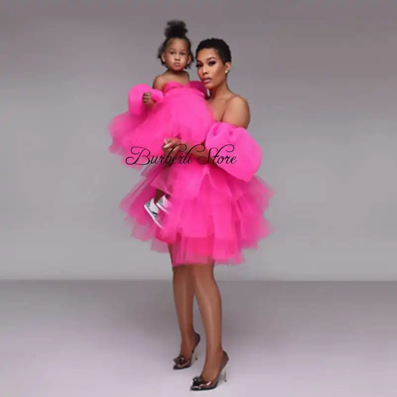 

Mother And Daughter Pretty Tulle Dress See Thru Mesh Party Gowns To Photography Mom And Kids Ruffles Long Maternity Robe Vestido