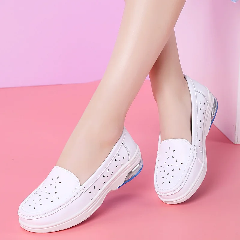 

Leisure Summer Shallow Women's Flat Vulcanize Shoes Fashion Solid Chunky Sneakers Elegant Slip-On Summer Shoes Pig Split