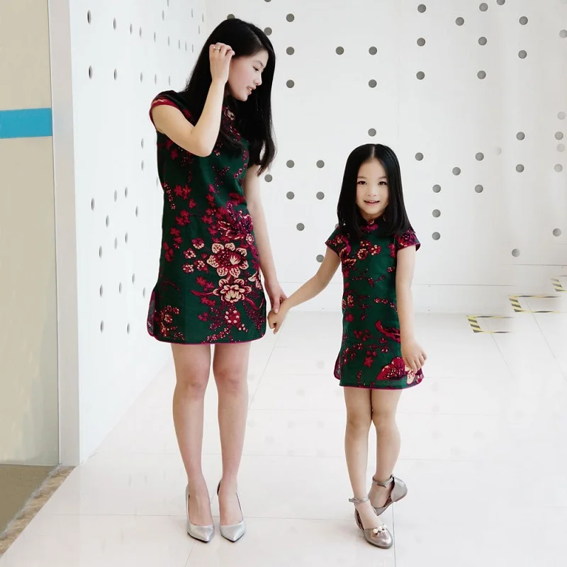 

Girls Cotton Cheongsam Mommy and Me Dresses Family Look Mom and Daughter Dress Sleeveless Floral Mother Kids Baby Clothes
