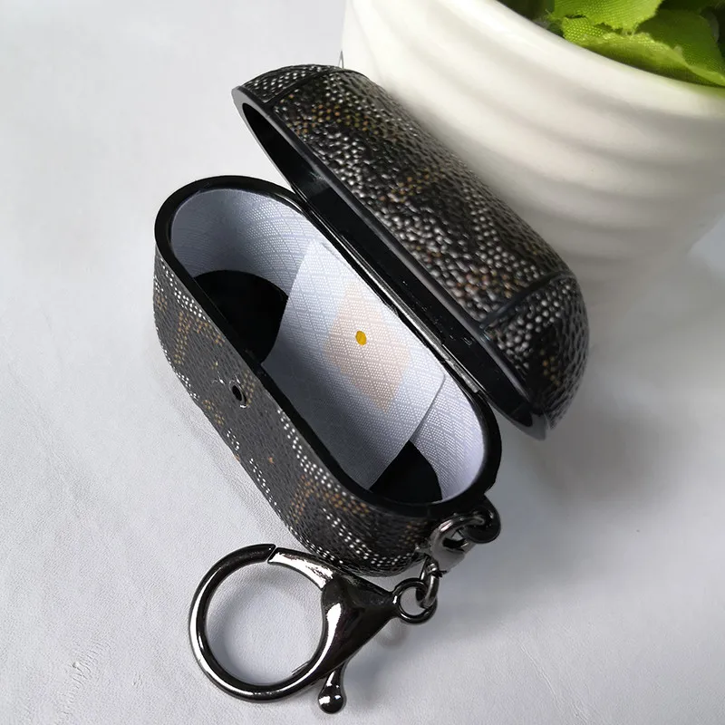 Чехол для AirPods Pro чехол из поликарбоната с брелоком защита от потери наушников Apple
