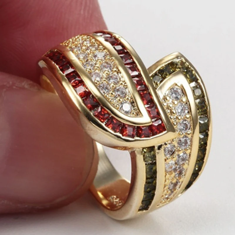 

Luxury Gold Color Staggered Micro Pave CZ Stone Ring For Women Men Fashion Red Rhinestone Wedding Ring Good Jewellery Z5M343